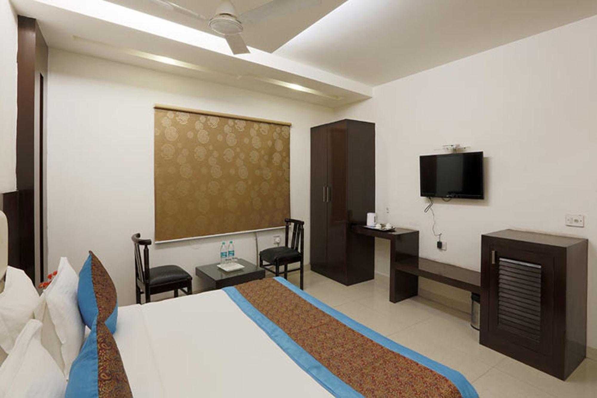 Hotel Arch Anand Lok Inn Mahipalpur, Igi Delhi Airport 3*