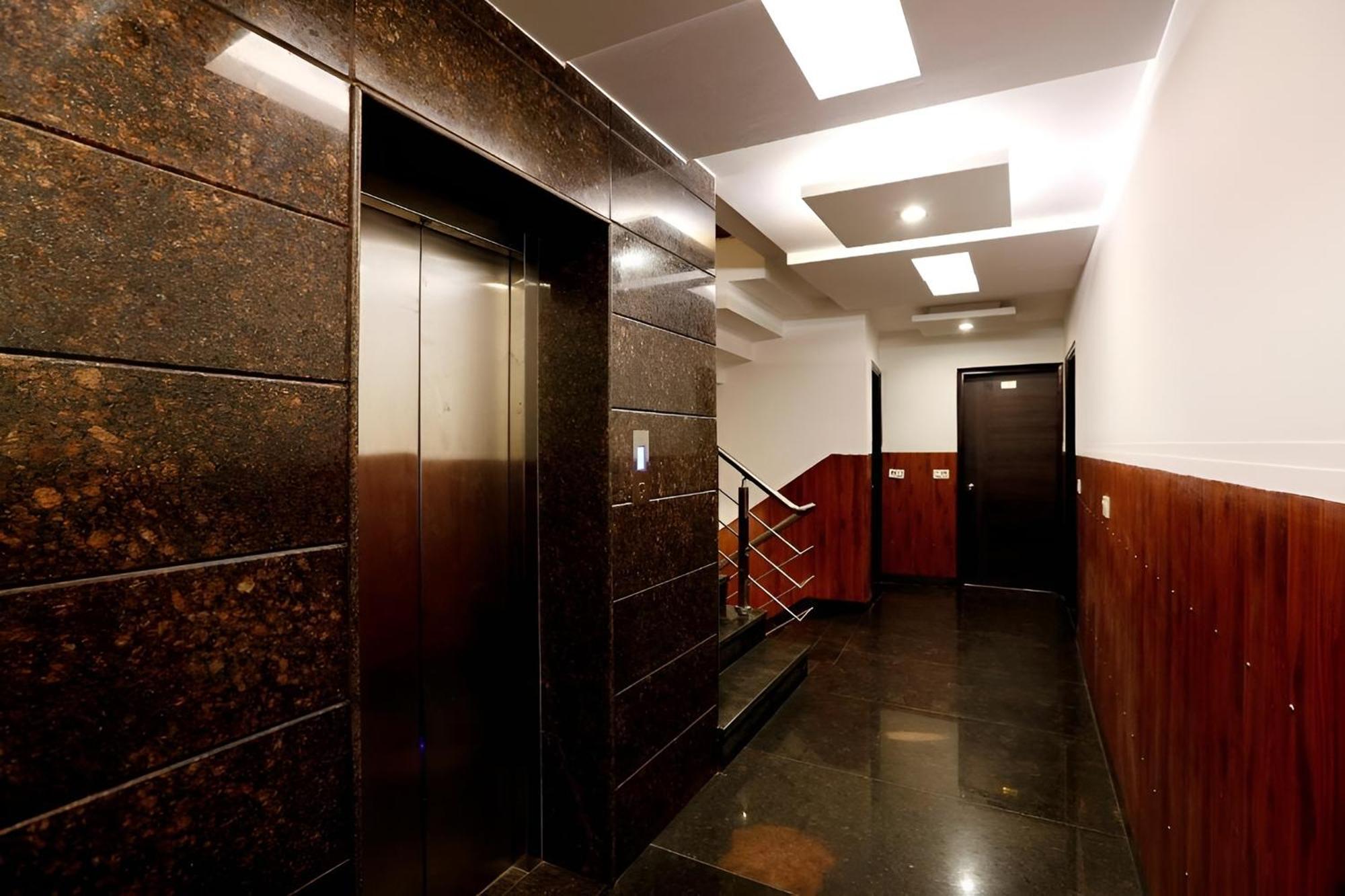 Hotel Arch Anand Lok Inn Mahipalpur, Igi Delhi Airport 3*
